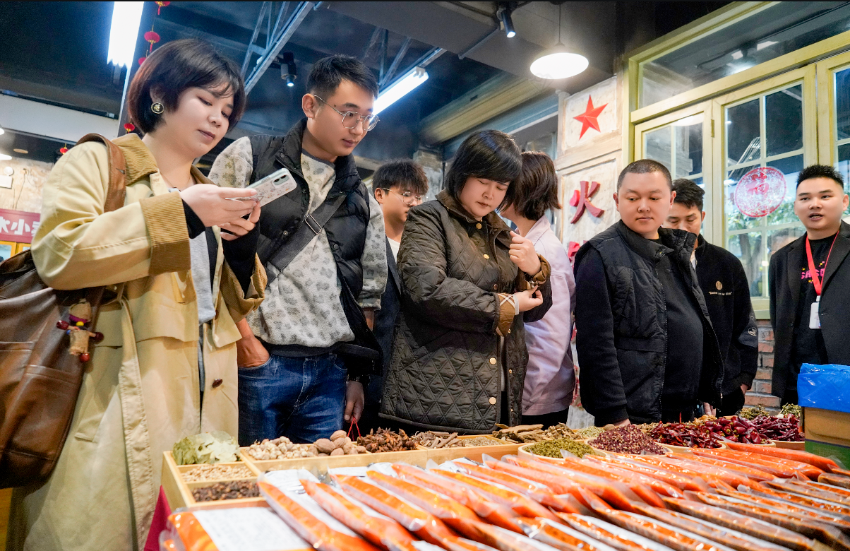 火鍋底料開(kāi)店商用底料供應商底料工廠(chǎng)批發(fā)直供